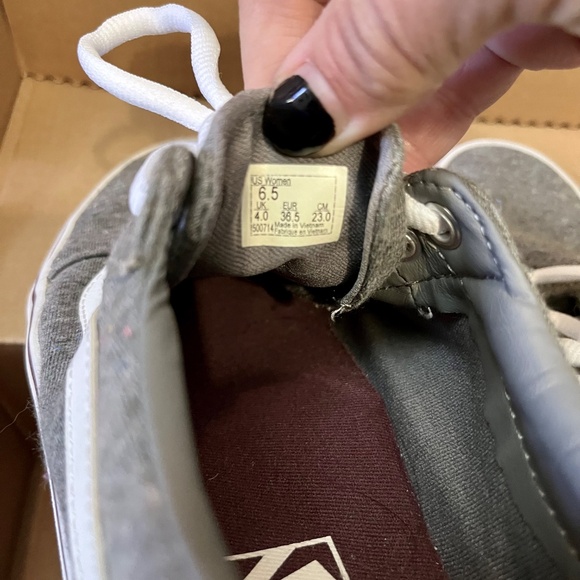 VANS grey sneakers size 6.5 - Picture 4 of 7